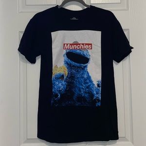 💙GRAPHIC TEE COOKIE MONSTER MUNCHIES💙